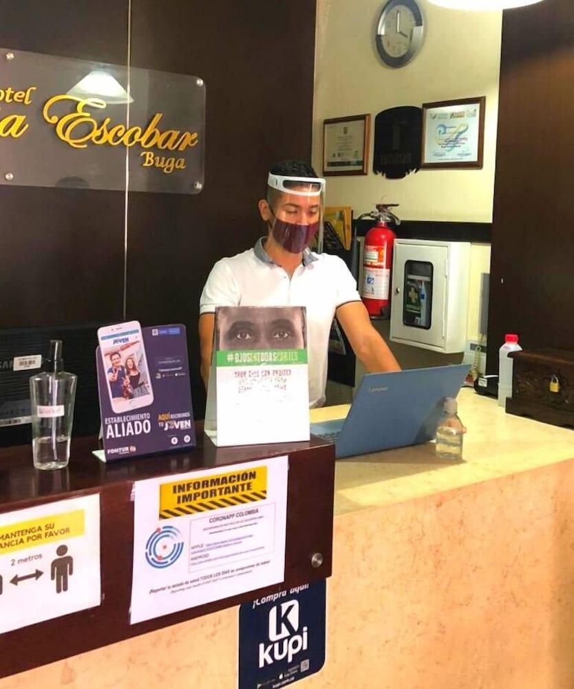 Отель Casa Escobar Буга Экстерьер фото