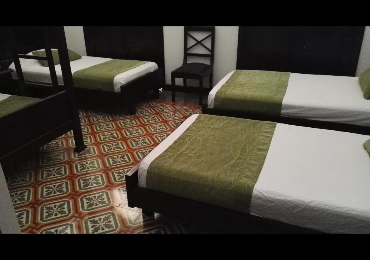 Отель Casa Escobar Буга Экстерьер фото